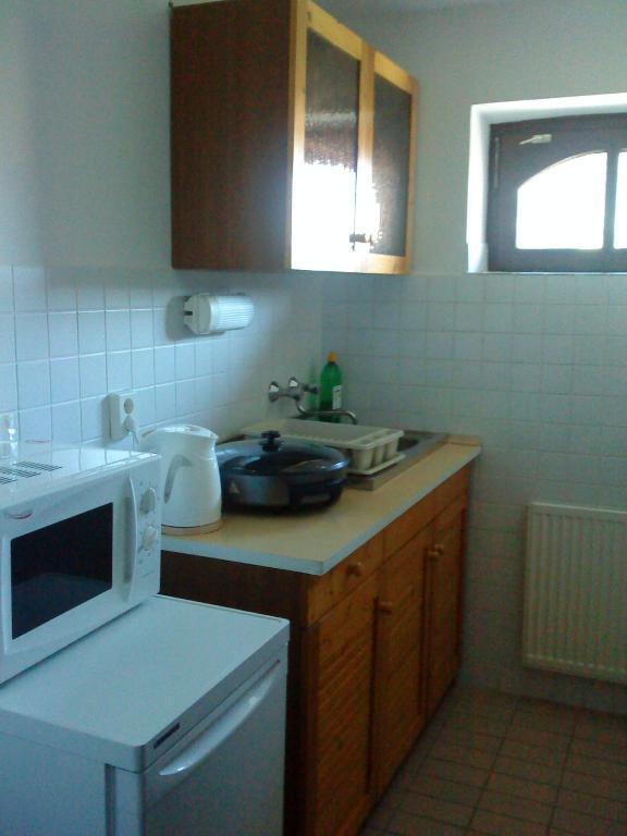 Roza Hotel Es Apartmanhaz Esztergom Rum bild