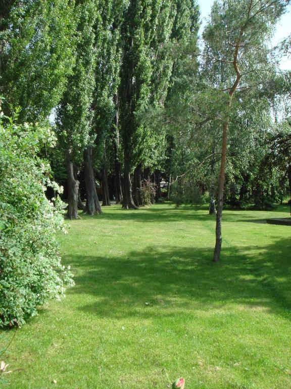 Roza Hotel Es Apartmanhaz Esztergom Exteriör bild