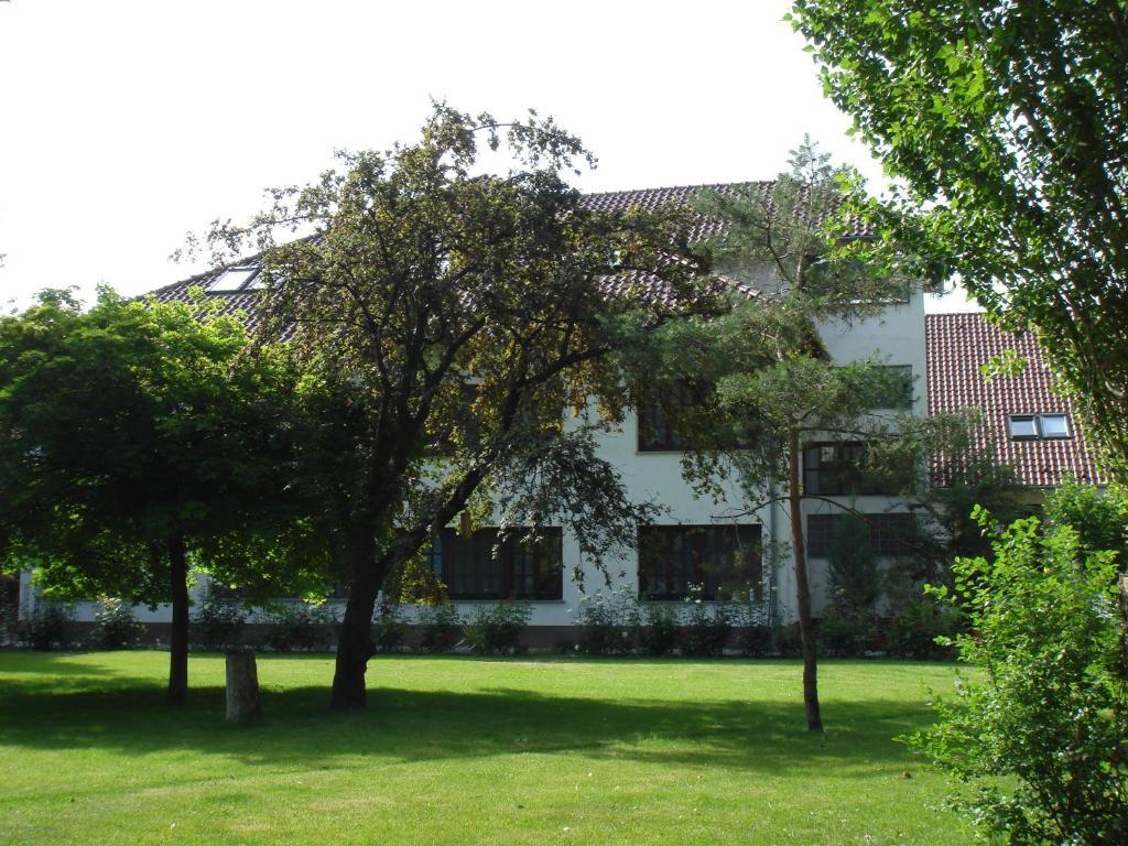 Roza Hotel Es Apartmanhaz Esztergom Exteriör bild