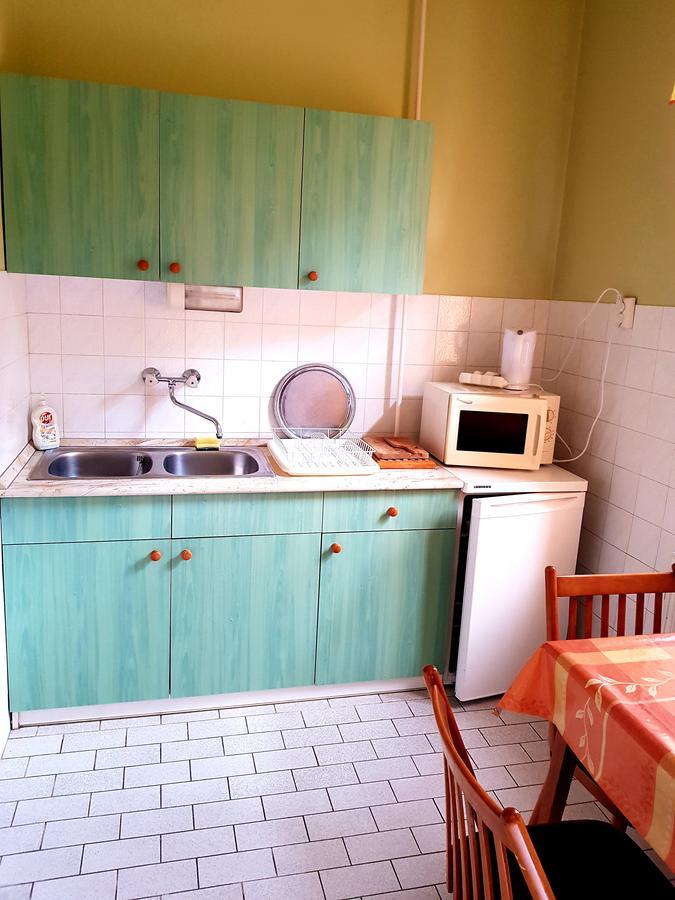 Roza Hotel Es Apartmanhaz Esztergom Exteriör bild